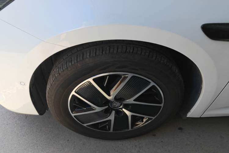 Used BYD Qin L 2025 DM-i Smart Drive 120KM Superior Model Exterior 4