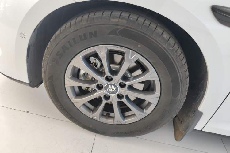 Used BYD Qin L 2025 DM-i Smart Drive 80KM Leading Model Exterior 4