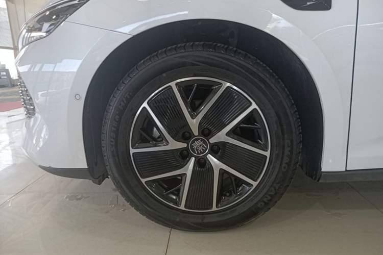 Used BYD Qin L 2025 DM-i Smart Drive 120KM Superior Model Exterior 4
