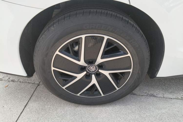 Used BYD Qin L 2025 DM-i Smart Drive 120KM Superior Model Exterior 5