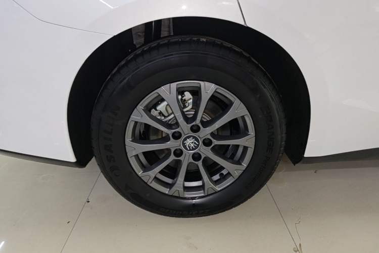 Used BYD Qin L 2025 DM-i Smart Drive 80KM Leading Model Exterior 5