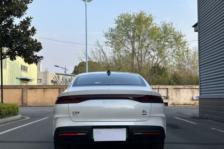Used BYD Qin L 2025 DM-i Smart Drive 120KM Superior Model Exterior 8