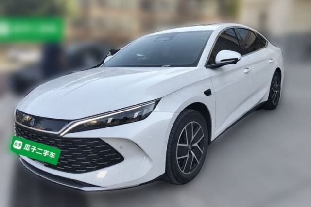 Ojetý BYD Qin L 2025 DM-i Smart Drive 120KM Leading Model