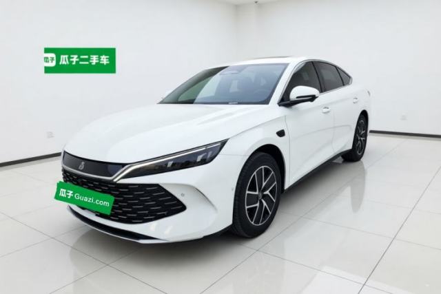 Ojetý BYD Qin L 2025 DM-i Smart Drive 120KM Leading Model