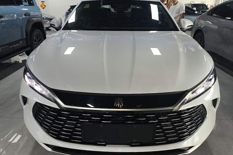 Used BYD Qin L 2025 DM-i Smart Drive 120KM Leading Model Front