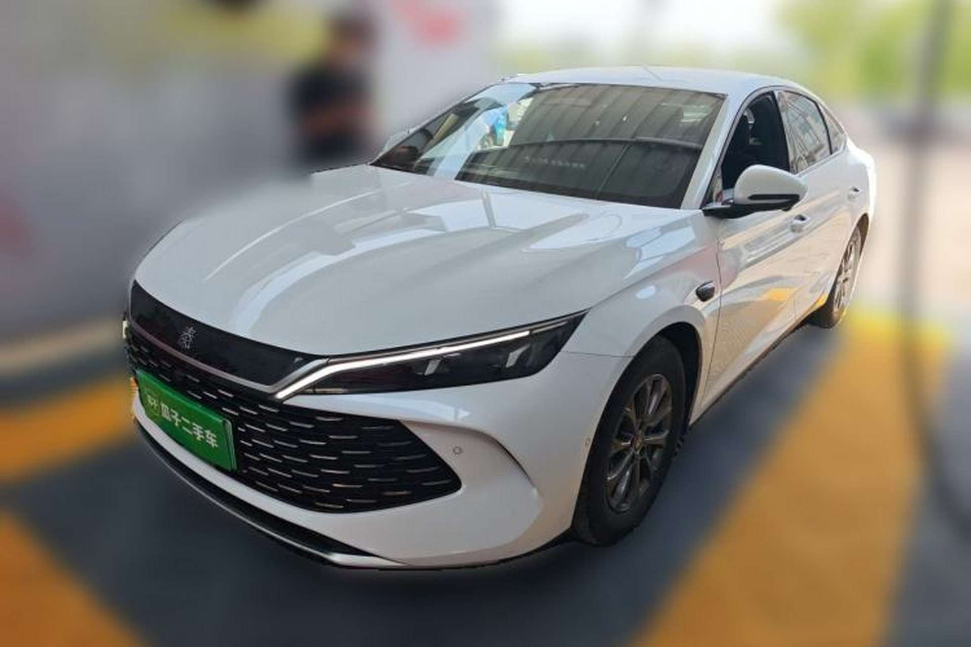 Used BYD Qin L 2025 DM-i Smart Drive 80KM Leading Model Front Left 45 Deg