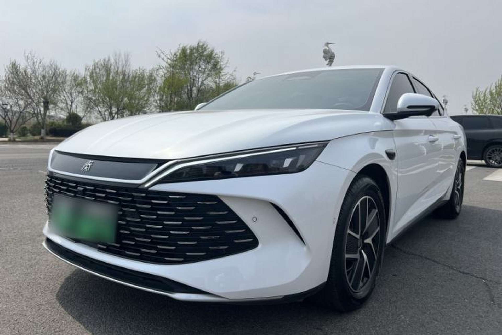 Used BYD Qin L 2025 DM-i Smart Drive 120KM Leading Model Front Left 45 Deg