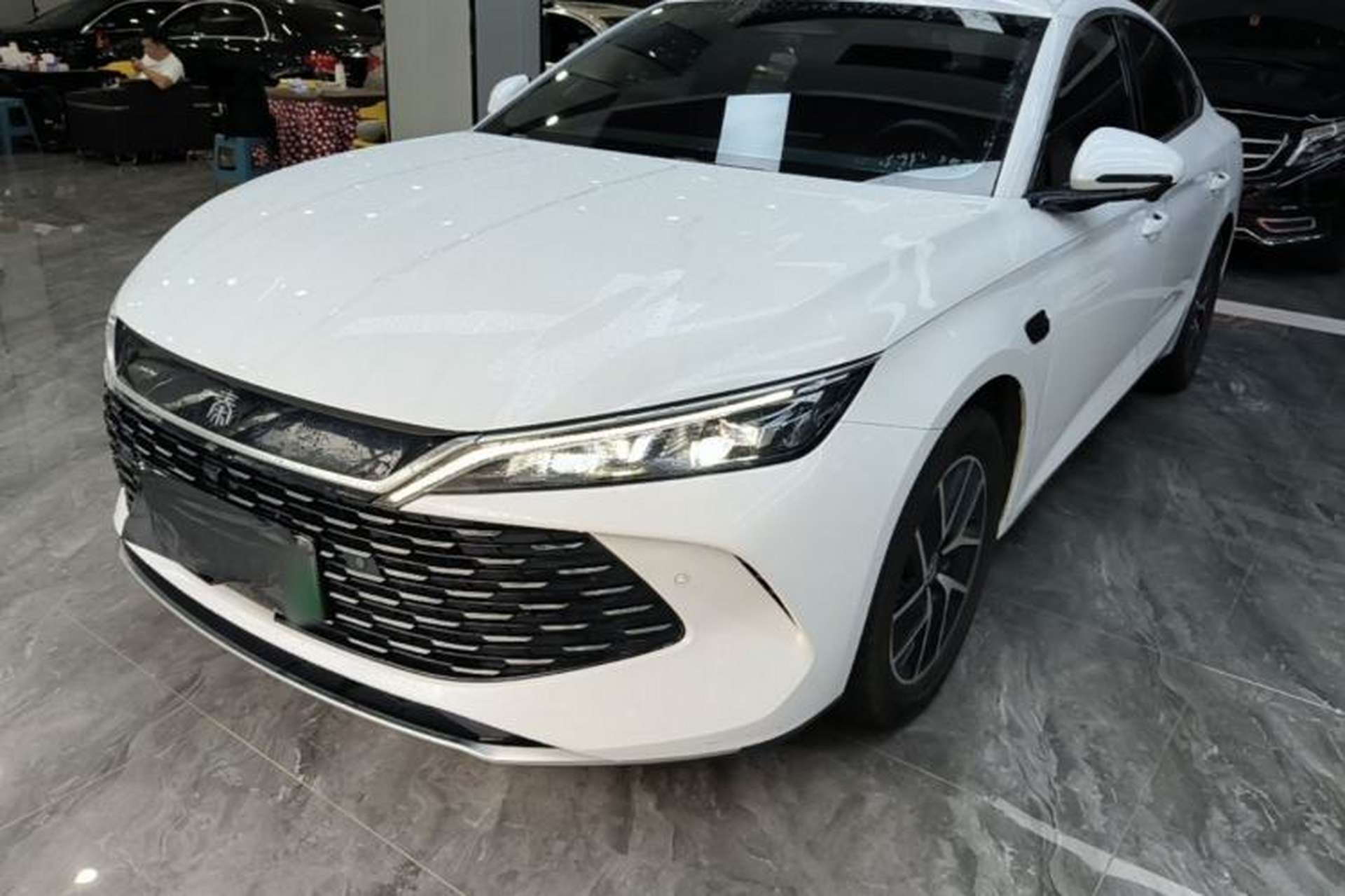 Used BYD Qin L 2025 DM-i Smart Drive 120KM Superior Model Front Left 45 Deg