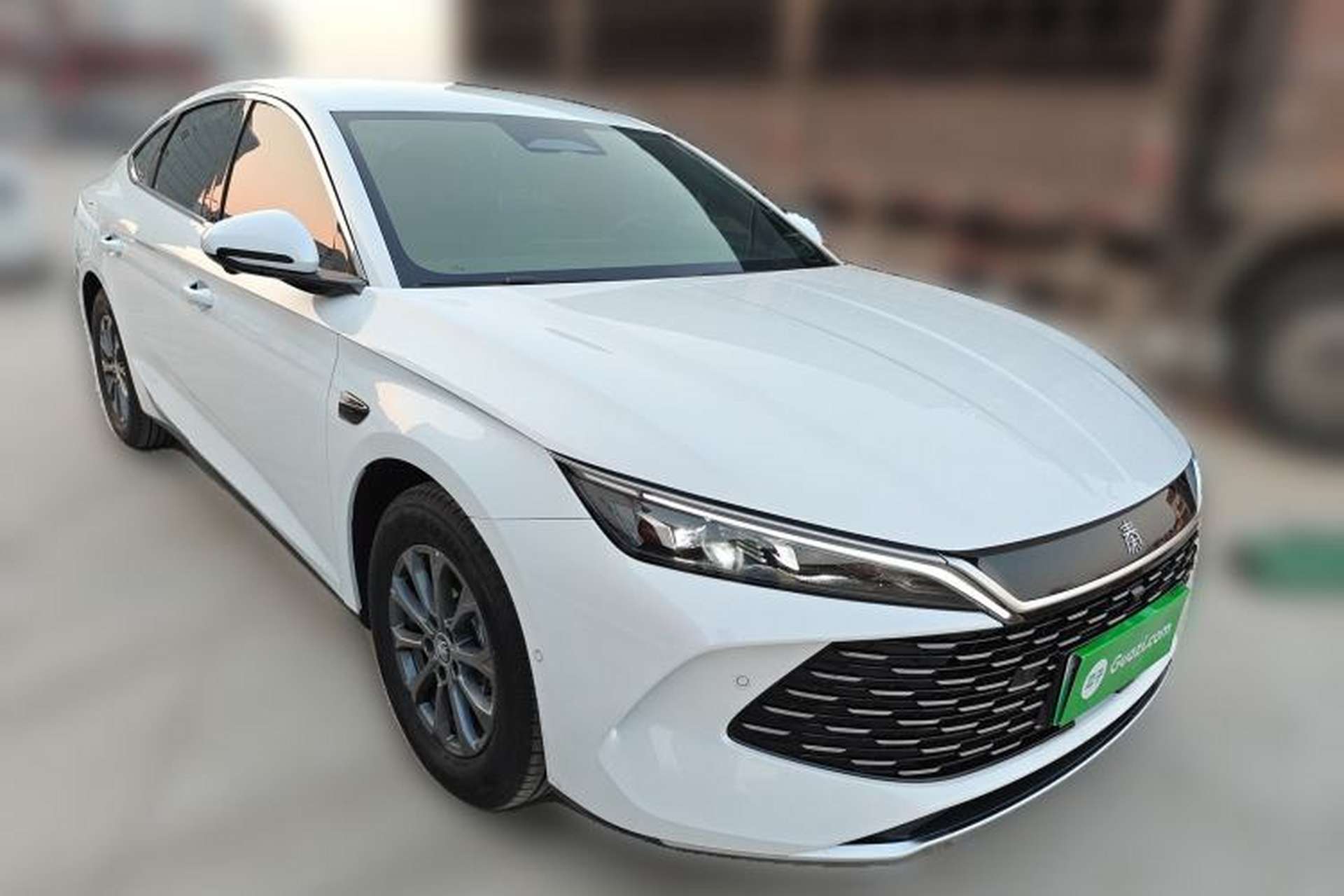 Used BYD Qin L 2025 DM-i Smart Drive 80KM Leading Model Front Right 45 Deg