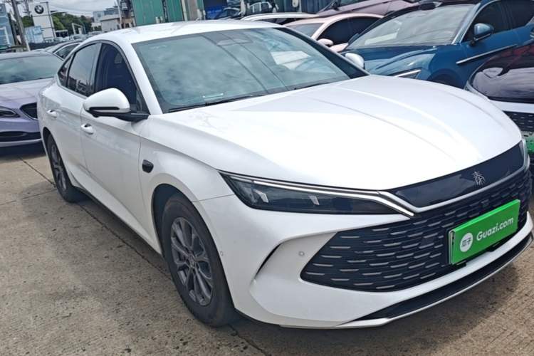 Used BYD Qin L 2025 DM-i Smart Drive 80KM Leading Model Front Right 45 Deg