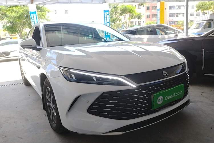 Used BYD Qin L 2025 DM-i Smart Drive 80KM Leading Model Front Right 45 Deg