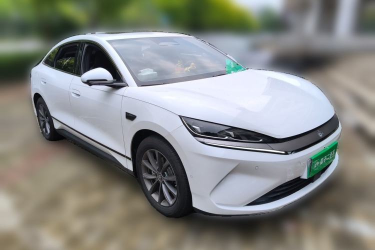 Used BYD Qin L 2025 EV 545KM Beyond Version Front Right 45 Deg