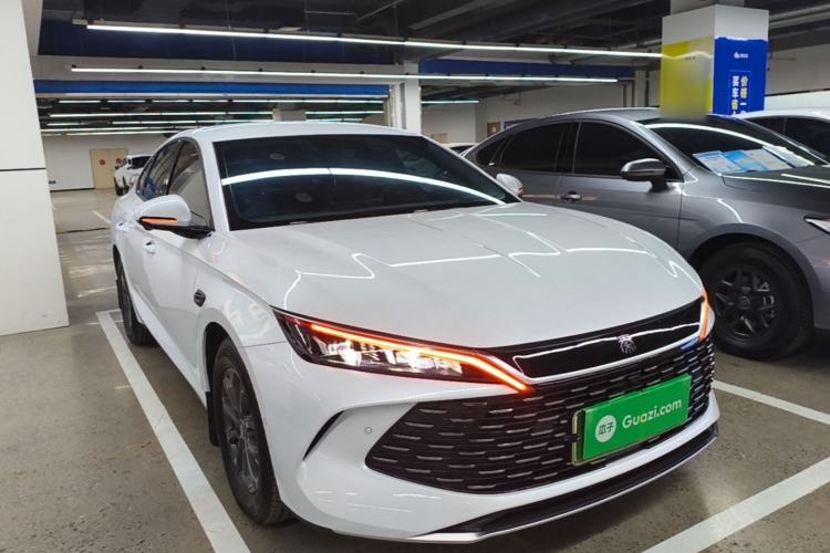 Used BYD Qin L 2025 DM-i Smart Drive 80KM Leading Model Front Right 45 Deg