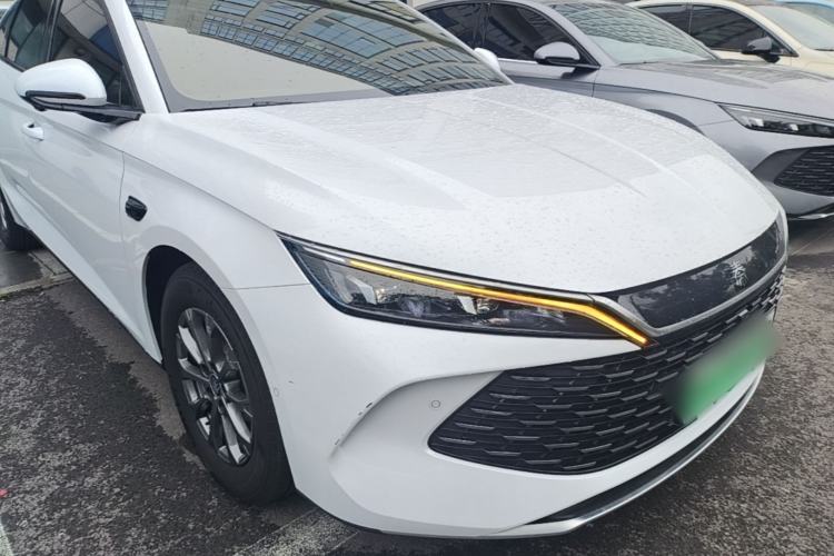Used BYD Qin L 2025 DM-i Smart Drive 80KM Leading Model Front Right 45 Deg