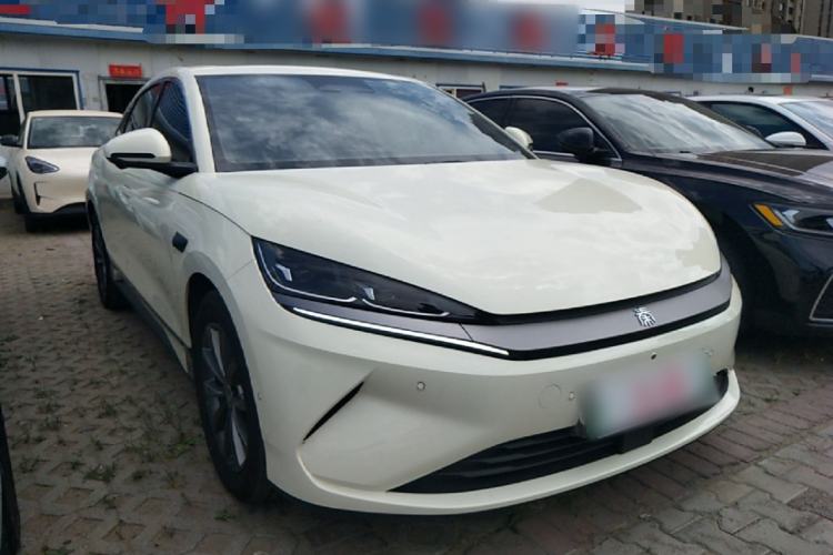 Used BYD Qin L 2025 EV 545KM Beyond Version Front Right 45 Deg