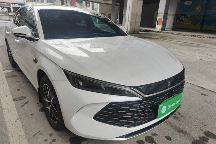 Used BYD Qin L 2025 DM-i Smart Drive 120KM Superior Model Front Right 45 Deg