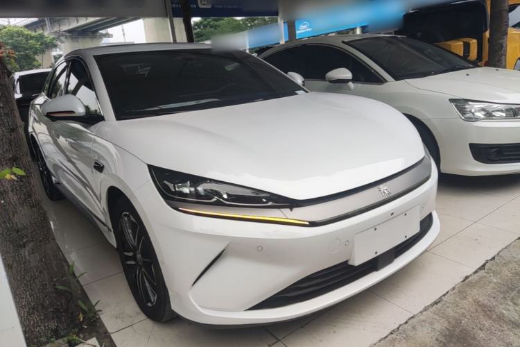 Used BYD Qin L 2025 EV 545KM Excellence Edition Front Right 45 Deg