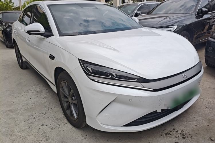 Used BYD Qin L 2025 EV 470KM Leading Edition Front Right 45 Deg