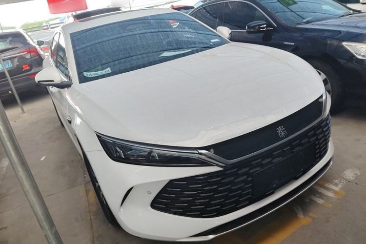 Used BYD Qin L 2025 DM-i Smart Drive 120KM Leading Model Front Right 45 Deg