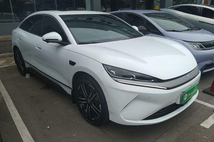 Used BYD Qin L 2025 EV 545KM Cloud Suspension Edition Front Right 45 Deg