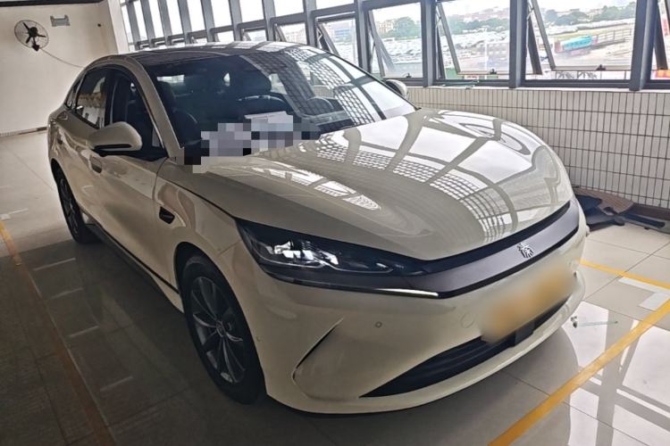Used BYD Qin L 2025 EV 545KM Beyond Version Front Right 45 Deg