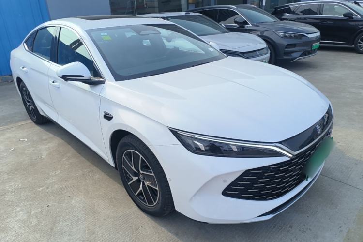 Used BYD Qin L 2025 DM-i Smart Drive 120KM Superior Model Front Right 45 Deg