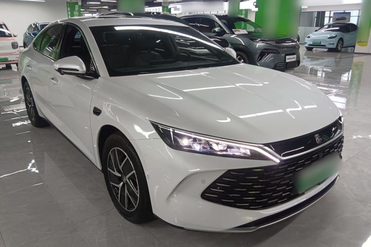 Used BYD Qin L 2025 DM-i Smart Drive 120KM Superior Model Front Right 45 Deg