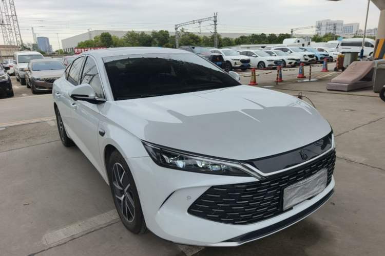 Used BYD Qin L 2025 DM-i Smart Drive 80KM Superior Model Front Right 45 Deg
