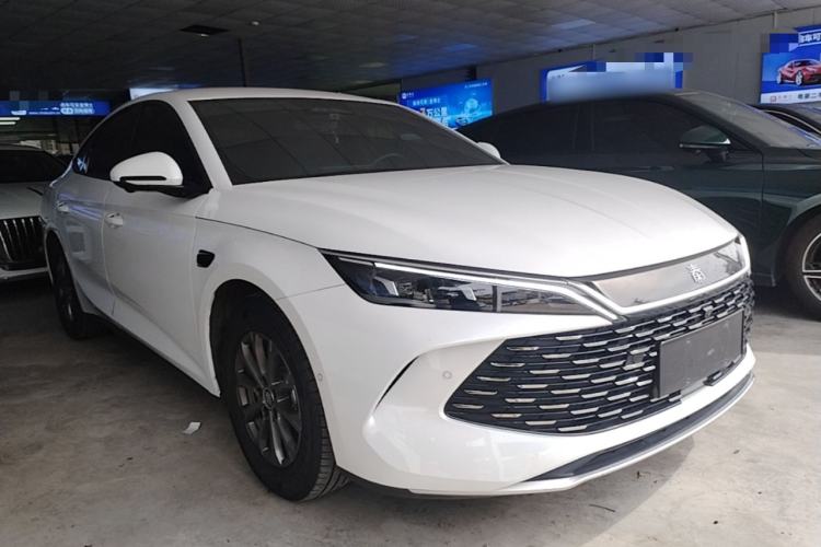 Used BYD Qin L 2025 DM-i Smart Drive 80KM Leading Model Front Right 45 Deg