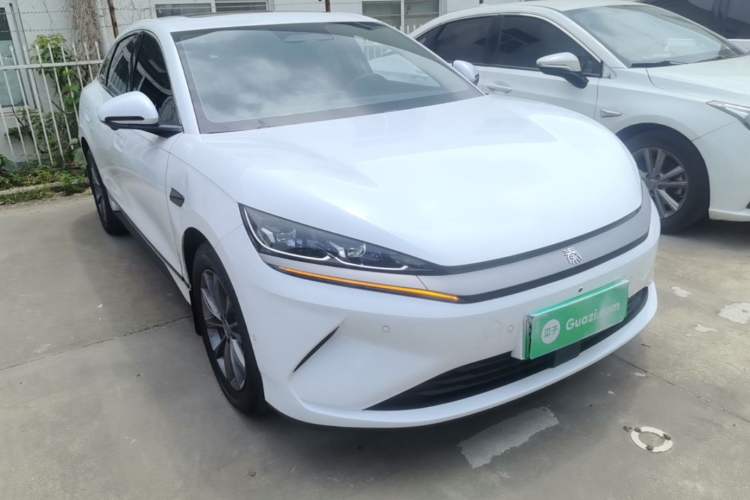 Used BYD Qin L 2025 EV 545KM Beyond Version Front Right 45 Deg