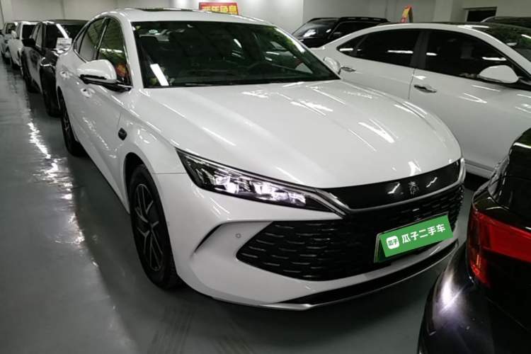 Used BYD Qin L 2025 DM-i Smart Drive 120KM Superior Model Front Right 45 Deg