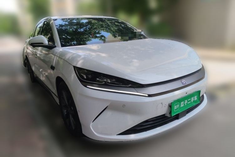 Used BYD Qin L 2025 EV 545KM Beyond Version Front Right 45 Deg
