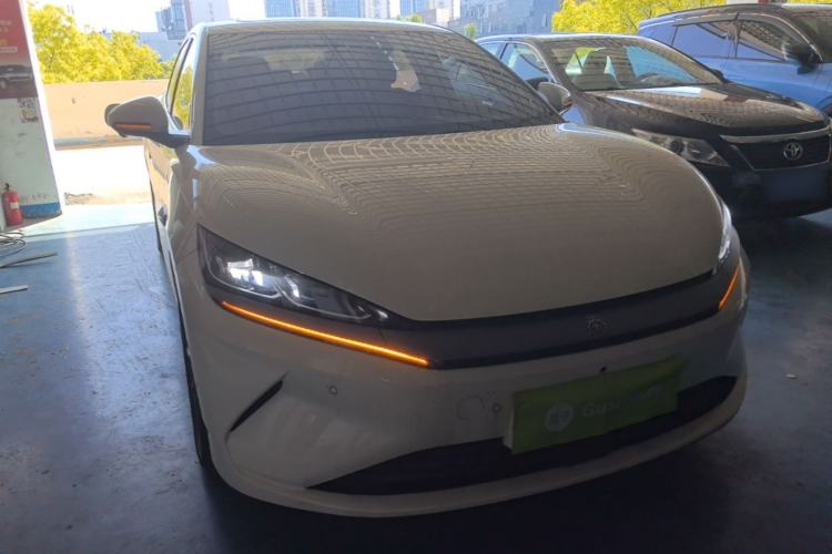 Used BYD Qin L 2025 EV 470KM Leading Edition Front Right 45 Deg