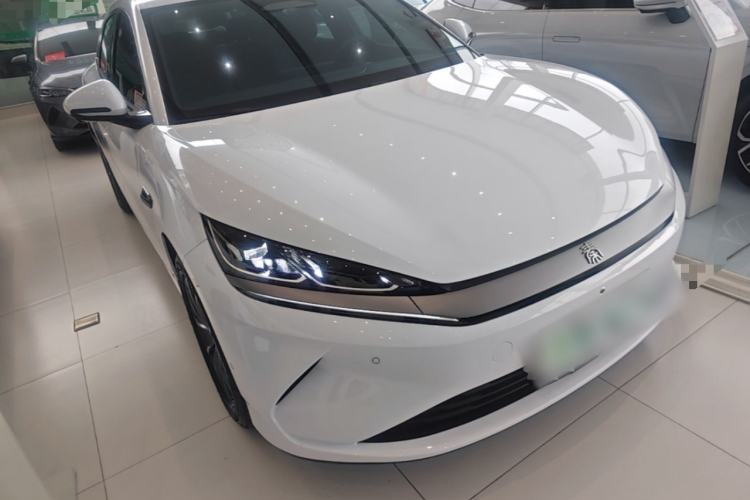 Used BYD Qin L 2025 EV 545KM Beyond Version Front Right 45 Deg