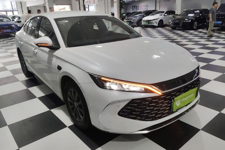 Used BYD Qin L 2025 DM-i Smart Drive 80KM Leading Model Front Right 45 Deg