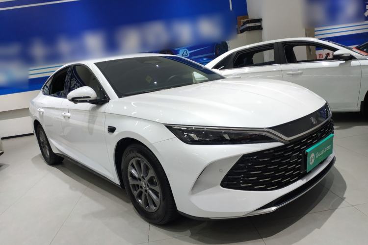 Used BYD Qin L 2025 DM-i Smart Drive 80KM Leading Model Front Right 45 Deg