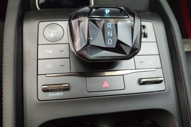 Used BYD Qin L 2025 DM-i Smart Drive 80KM Leading Model Gear Lever