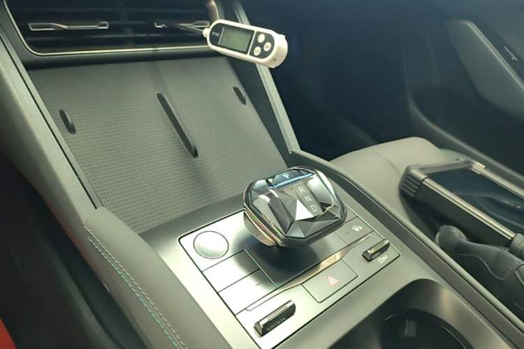Used BYD Qin L 2025 DM-i Smart Drive 80KM Leading Model Gear Lever