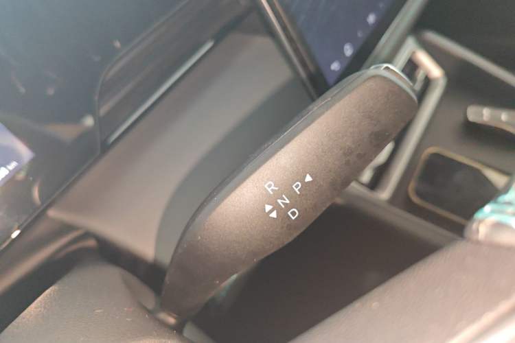 Used BYD Qin L 2025 EV 470KM Leading Edition Gear Lever