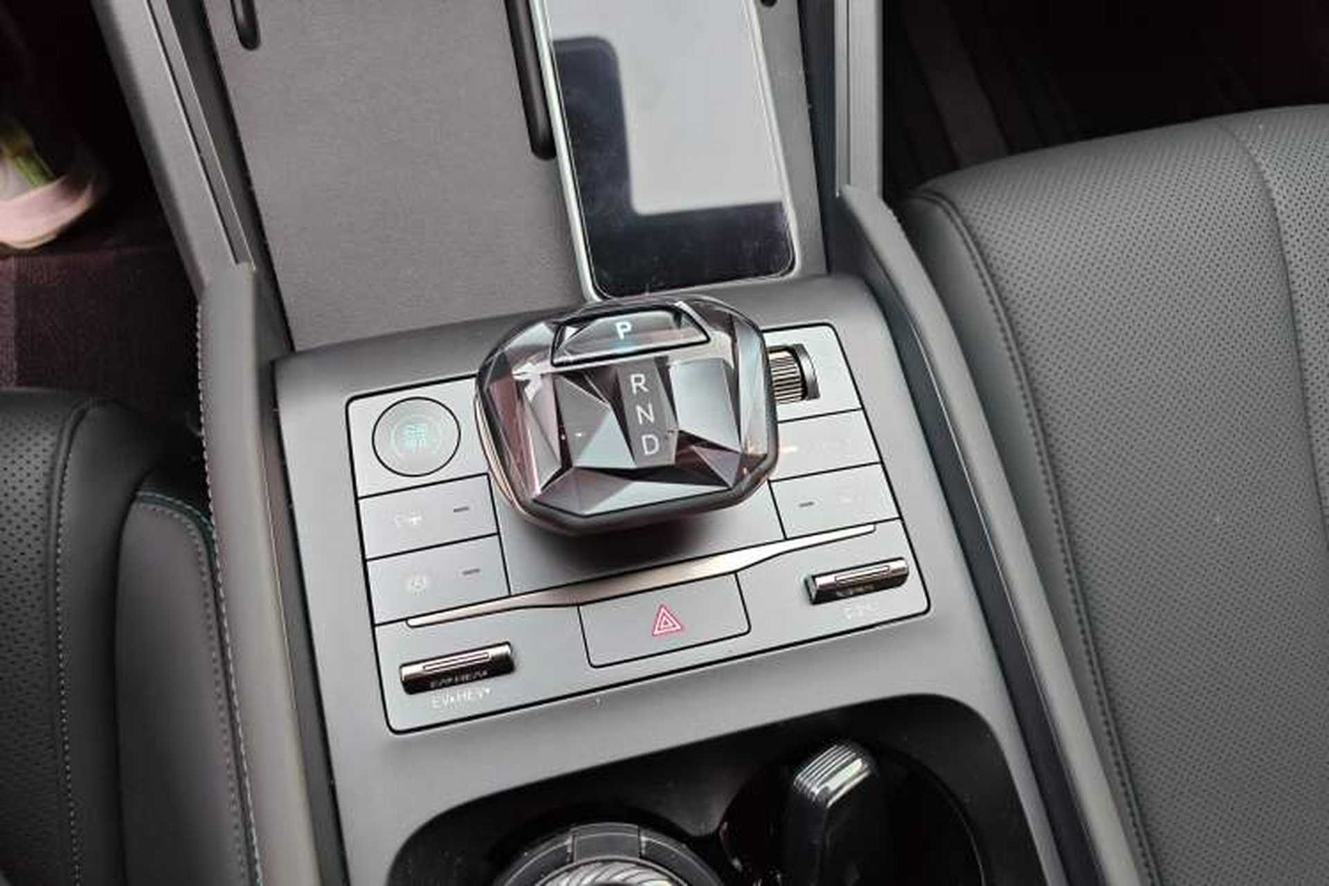 Used BYD Qin L 2025 DM-i Smart Drive 80KM Leading Model Gear Lever