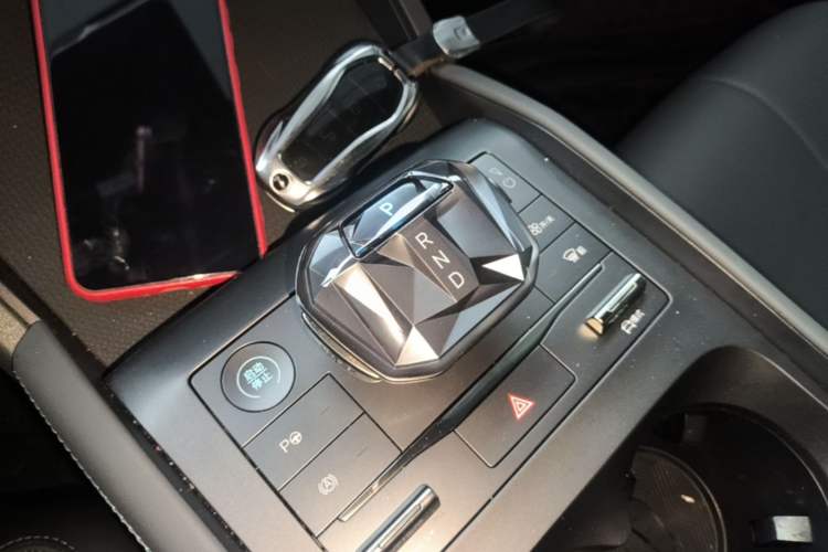 Used BYD Qin L 2025 DM-i Smart Drive 80KM Leading Model Gear Lever