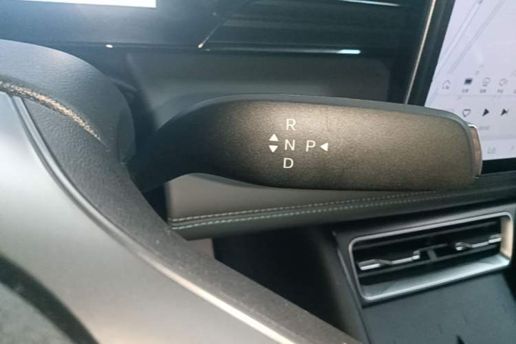 Used BYD Qin L 2025 EV 545KM Beyond Version Gear Lever