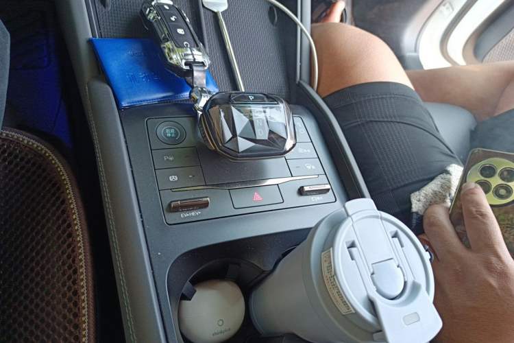 Used BYD Qin L 2025 DM-i Smart Drive 120KM Leading Model Gear Lever