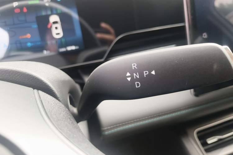 Used BYD Qin L 2025 EV 470KM Leading Edition Gear Lever