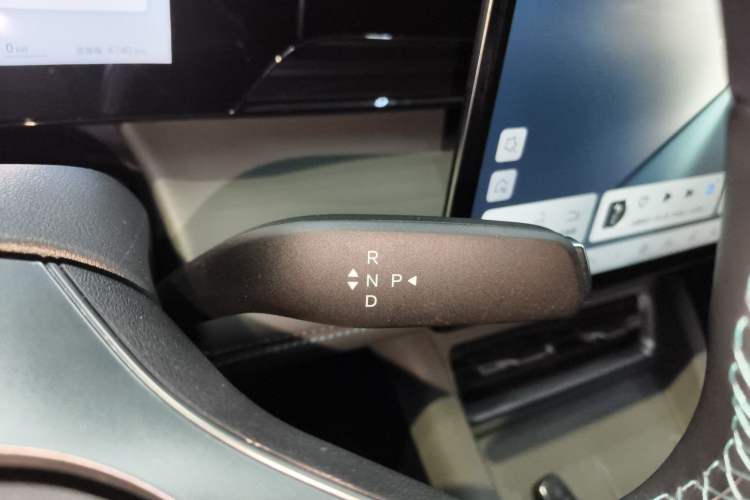 Used BYD Qin L 2025 EV 545KM Cloud Suspension Edition Gear Lever