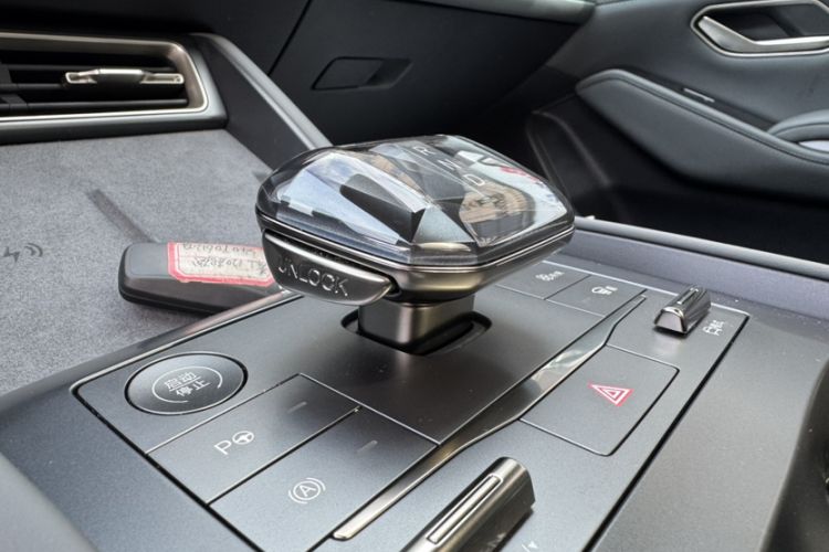Used BYD Qin L 2025 DM-i Smart Drive 120KM Superior Model Gear Lever