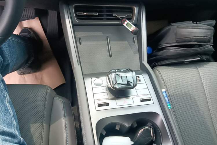 Used BYD Qin L 2025 DM-i Smart Drive 80KM Leading Model Gear Lever