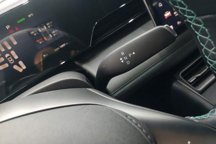 Used BYD Qin L 2025 EV 545KM Beyond Version Gear Lever