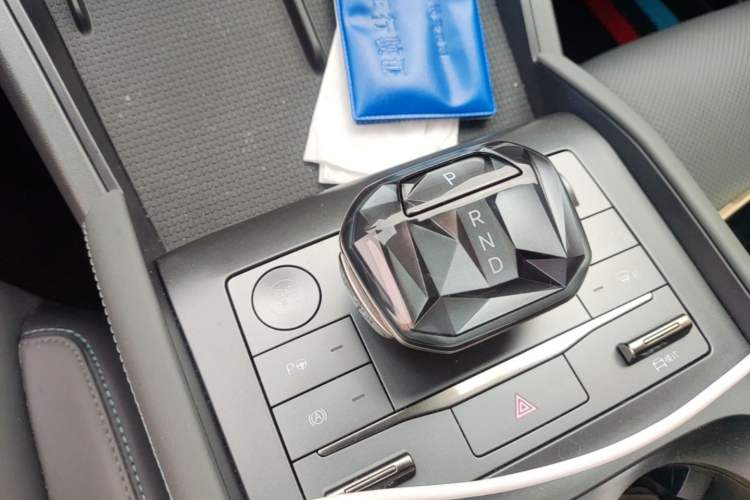 Used BYD Qin L 2025 DM-i Smart Drive 80KM Leading Model Gear Lever