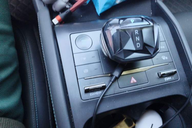 Used BYD Qin L 2025 DM-i Smart Drive 80KM Leading Model Gear Lever